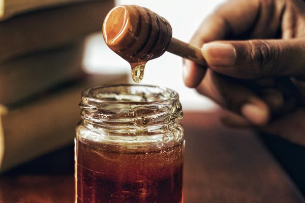 Les multiples avantages du miel de Manuka au-delà de l'alimentation